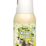 Sprühflasche mit Insektenschutzspray. Faxes Frische Wiesenbrise